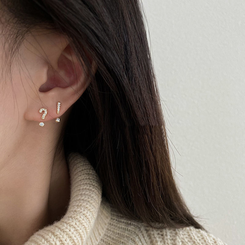 S925银针个性不对称问号感叹号耳钉简约可爱双耳洞耳环镶钻锆石女