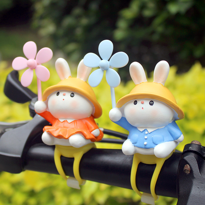 创意可爱情侣兔子风车竹蜻蜓兔年电瓶自行车载电动摩托送闺蜜礼品
