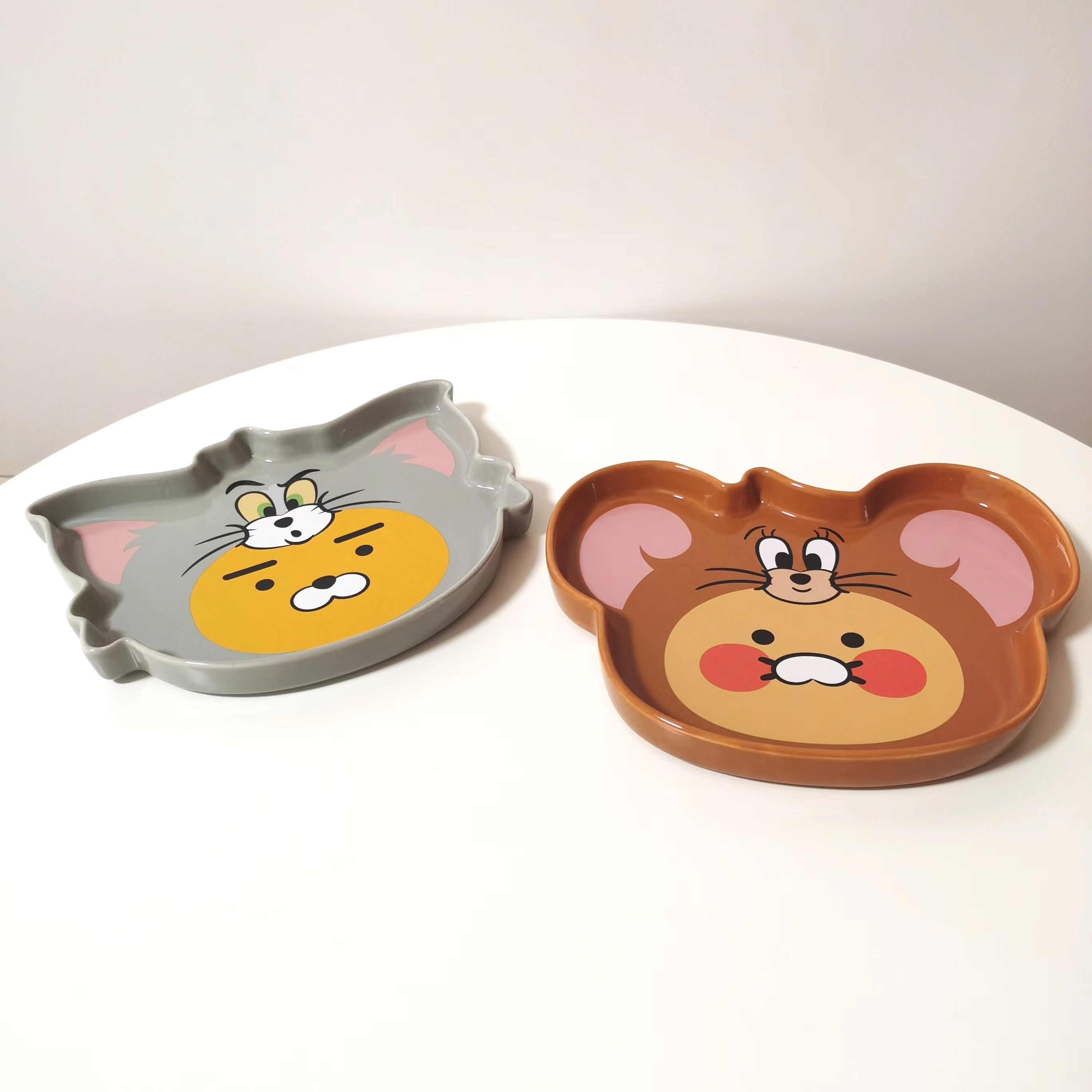 出口单KAKAO FRIENDS&猫和老鼠联名卡通造型盘早餐牛排盘陶瓷盘子