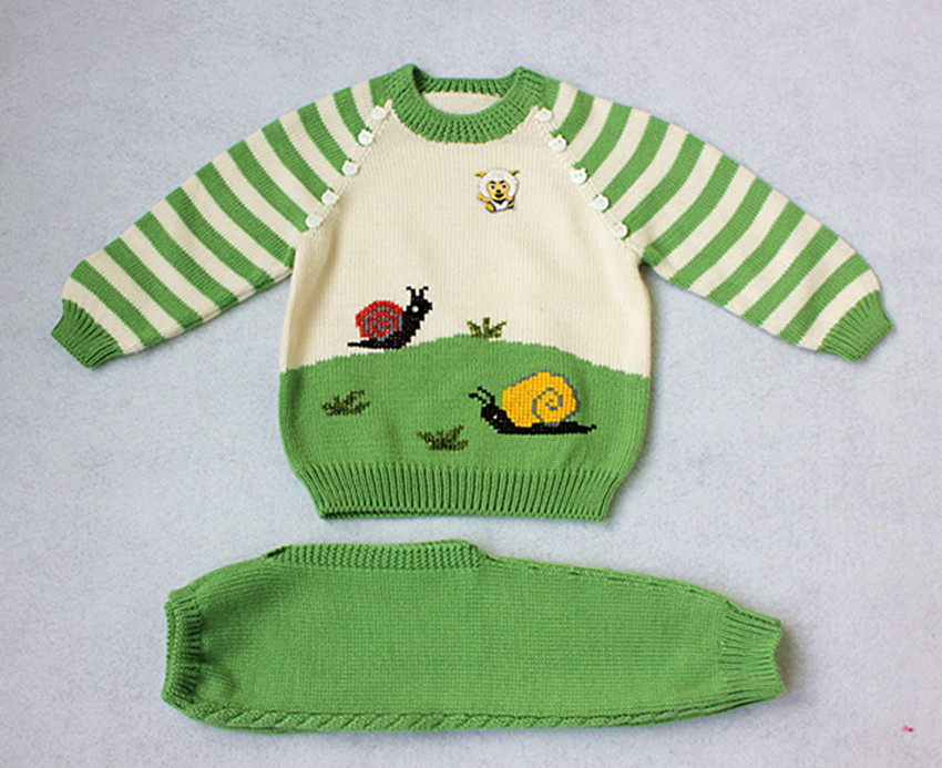 新款纯手工编织1-2周岁儿童毛衣手打条纹浅绿色套头宝宝毛衣