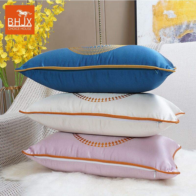米色靠美式枕橙色抱靠枕沙发靠垫现代轻奢蓝色样板房包l客厅搭配