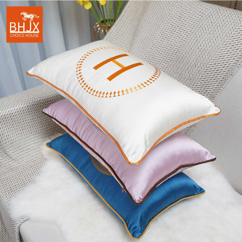 现代美式轻奢客厅沙发抱枕蓝色橙色米色样板房靠枕搭配靠垫靠包