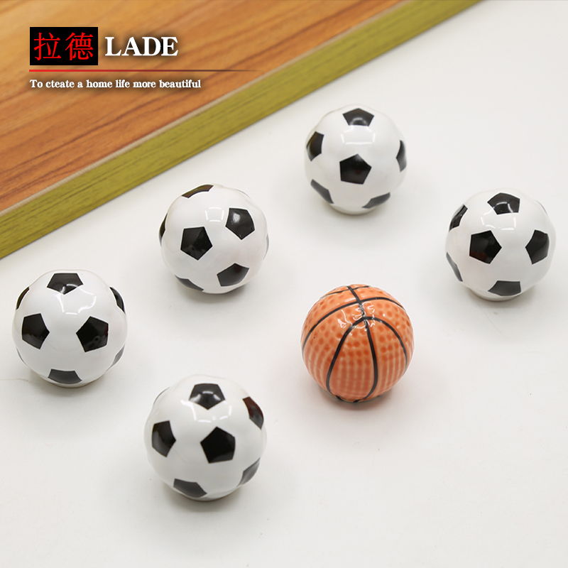 足球篮球卡通柜门把手现代简约橱柜衣柜鞋柜球型陶瓷柜门拉手单孔