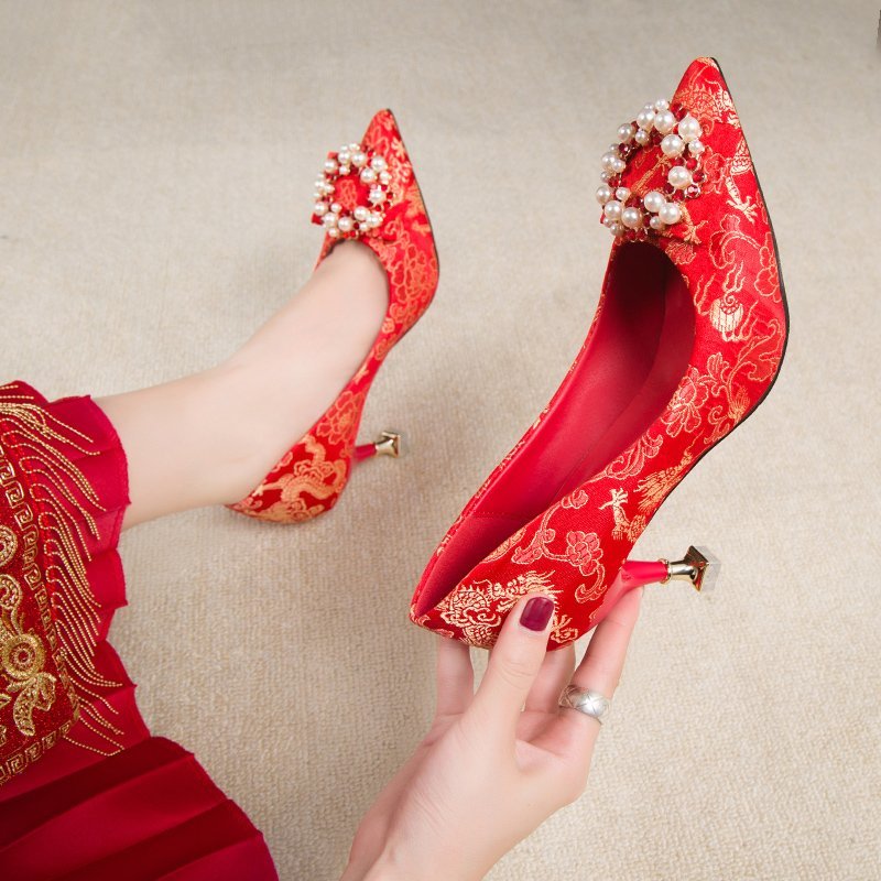 秀禾服婚鞋2022年秋季新款中式尖头红色结婚鞋两穿不累脚新娘鞋女