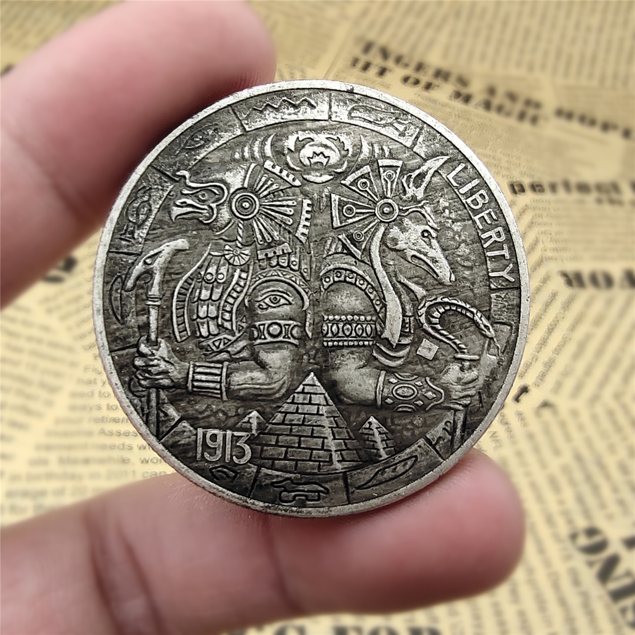 复古风埃及法老守护神浮雕流浪币 创意礼品铜质狗头鹰头复古硬币