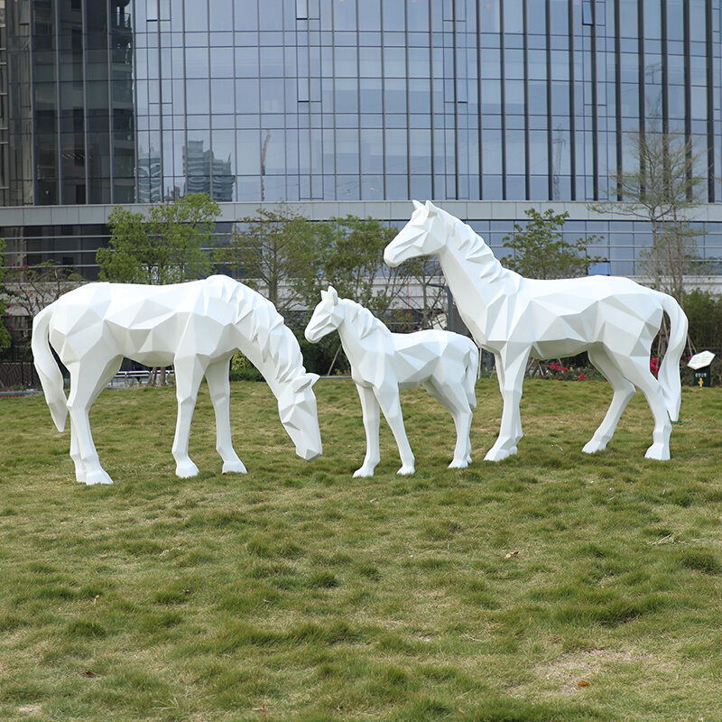 户外几何白马玻璃钢雕塑园林景观小区仿真动物麋鹿模型装饰品摆件