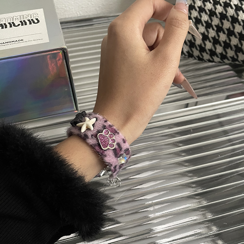 OUKECHUN紫色豹纹爱心拼接猫爪手链女小众设计秋冬季毛绒手镯手饰