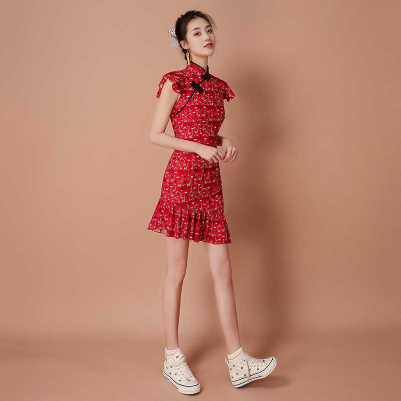 卡通旗袍2022年新款红色性感夏季年轻款少女改良短款小个子连衣裙
