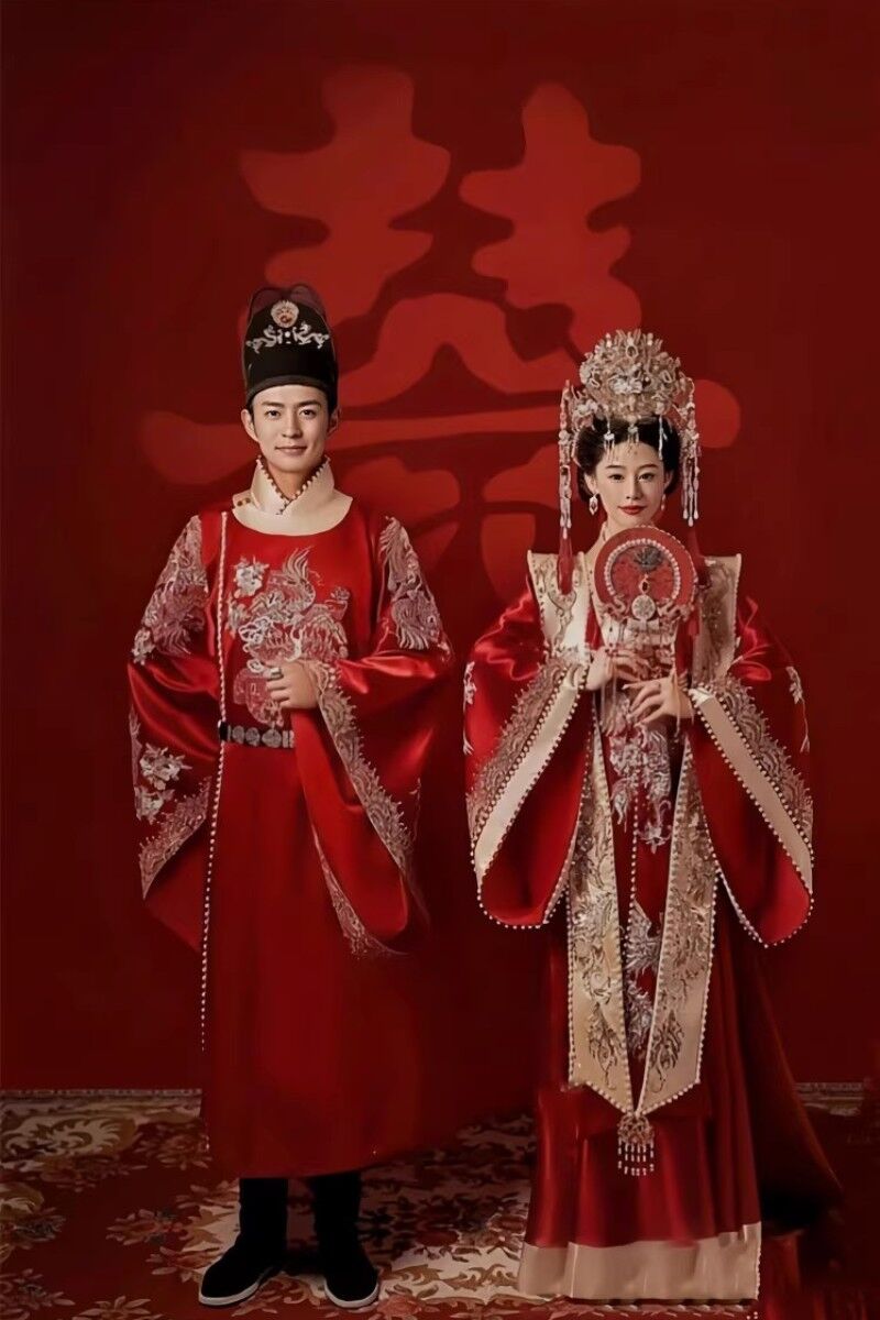 中式嫁衣男女