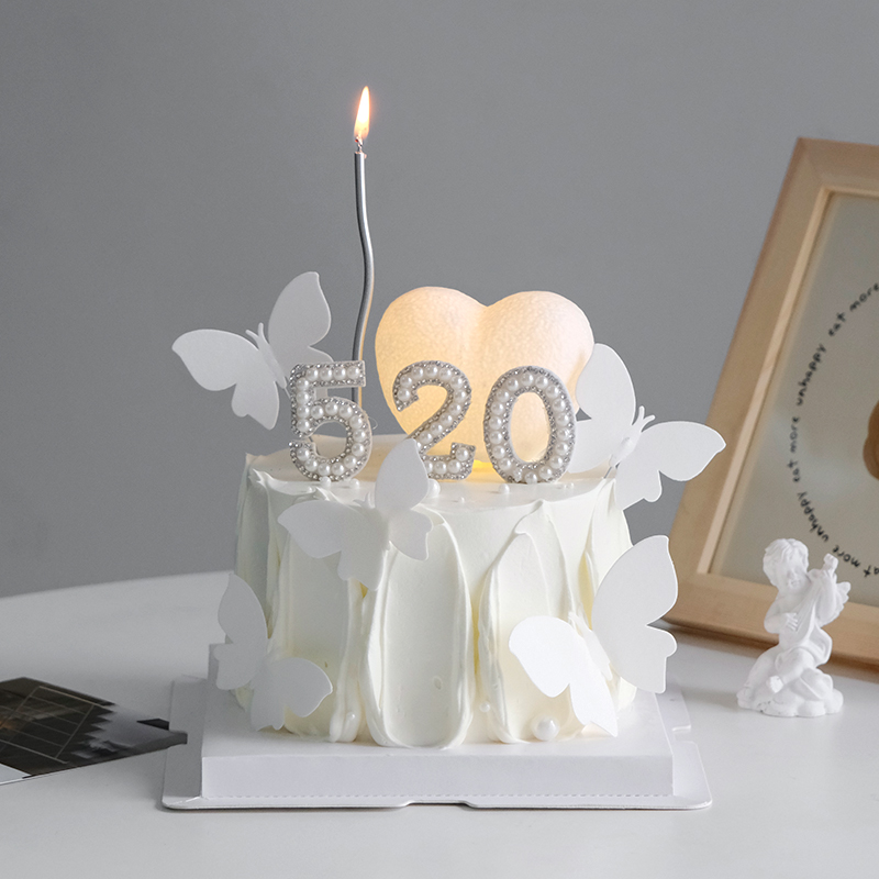 520情人节唯美浪漫蛋糕装饰发光爱心灯摆件蝴蝶网红珍珠520插件