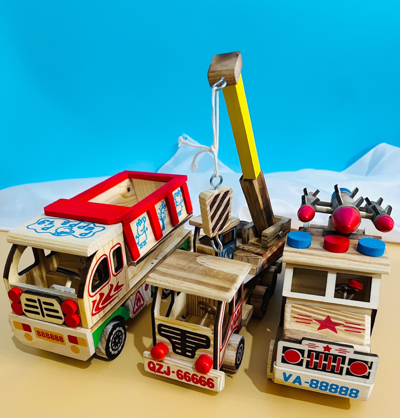 木质玩具车平板运输车模型消防车摆件工程车火箭车坦克蒸汽火车头