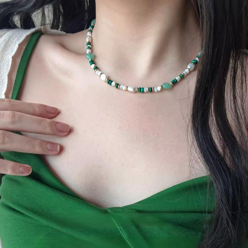 天然石淡水珍珠项链彩色绿色春天2024新款轻奢小众颈链女高级感