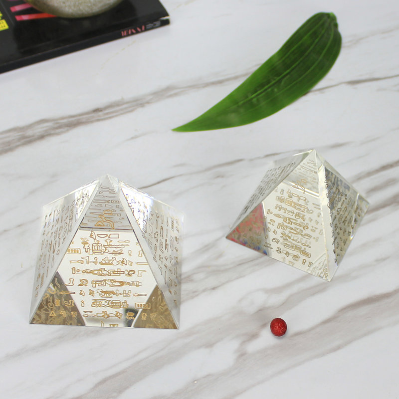 北欧现代玻璃水晶金字塔建筑模型家居样板间客厅酒柜轻奢饰品摆件