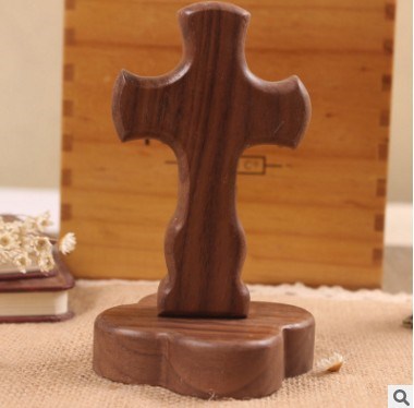 摆件实木十字架摆件结婚生日圣诞节毕业木头十字架礼物教堂礼品