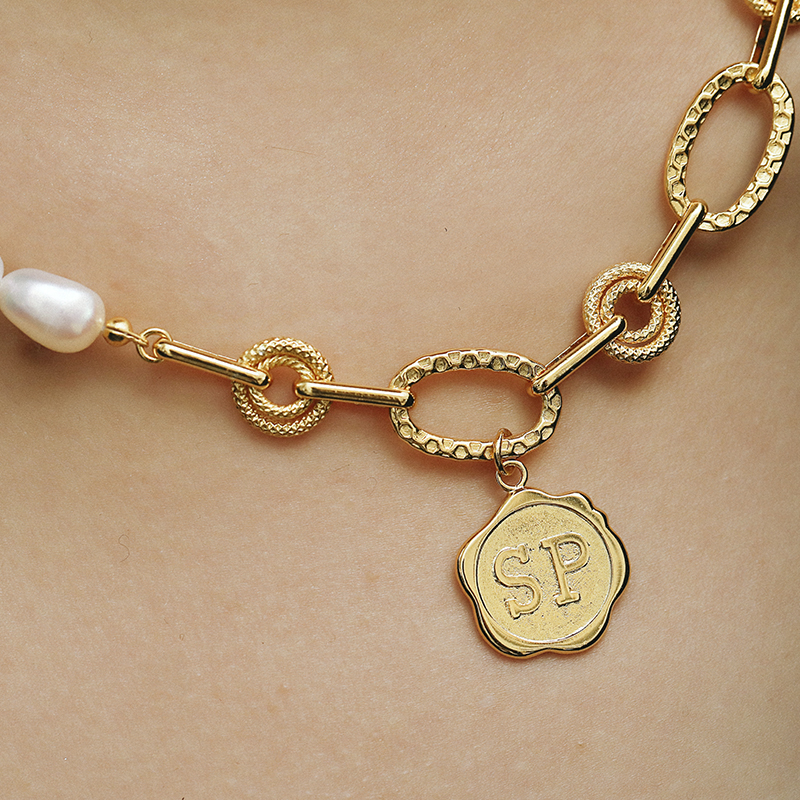 SWEET POINT设计师品牌字母LOGO珍珠链条拼接复古欧美镀金项链女