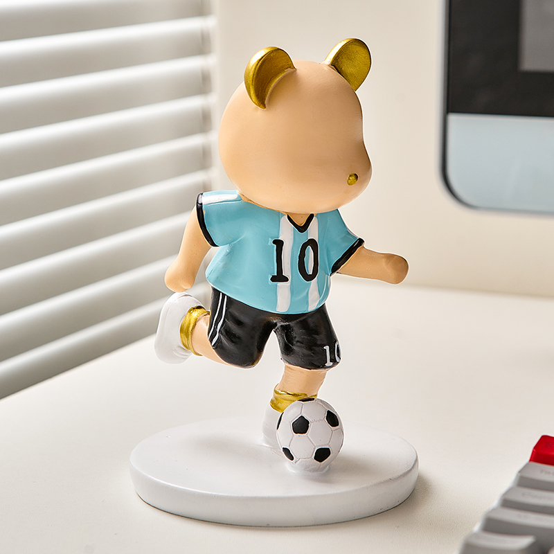 卡通暴力熊摆件足球篮球梅西创意家居电视柜酒柜客厅桌面装饰品