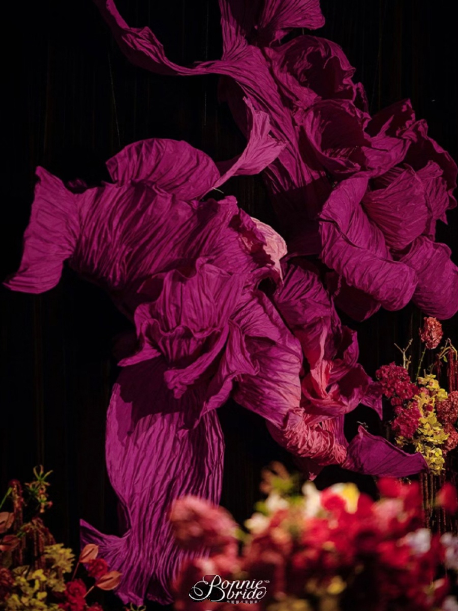 销巨型纸艺玫紫色婚礼褶皱美塑花装饰婚庆摄影背景舞台立体道具品