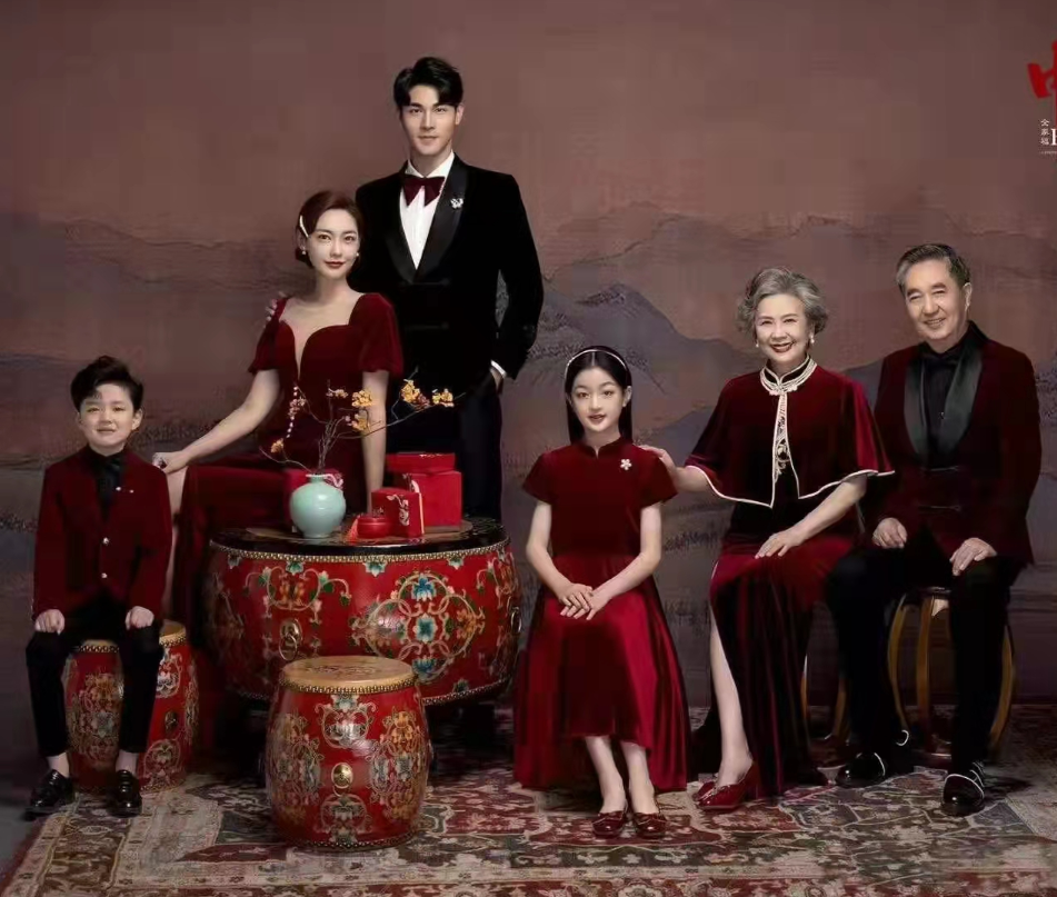 全家福摄影服装儿童摄影亲子服装中国红影楼服饰一家六口拍照服装