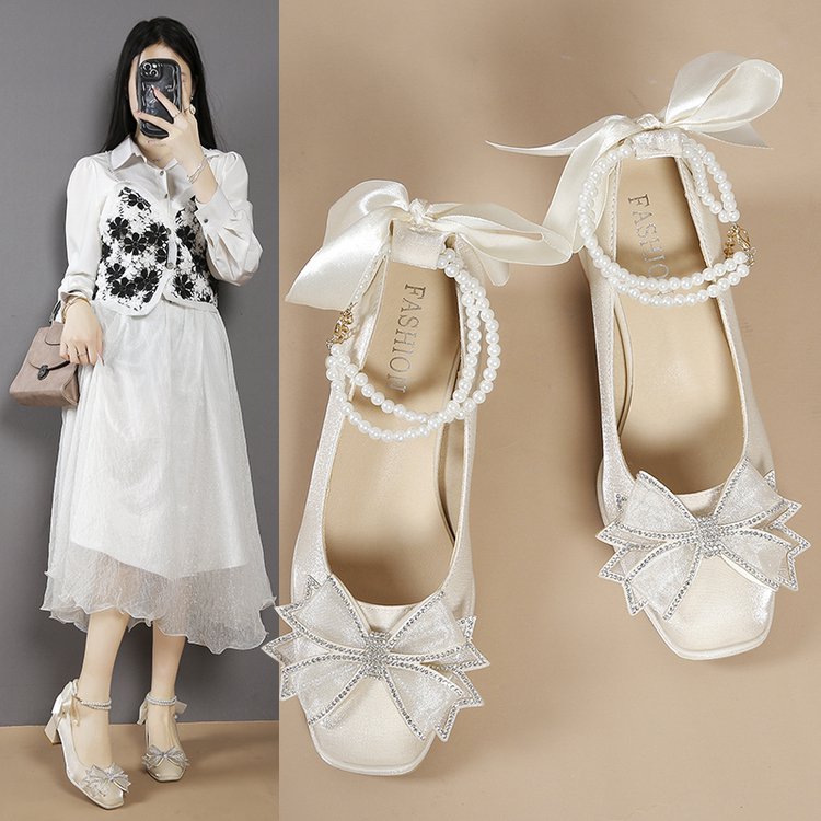 24新蝴蝶结珍珠亮钻仙女鞋最美公主婚鞋浅口5厘米方跟鞋洛丽塔