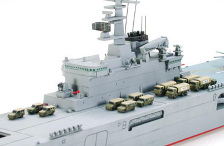 田宫 拼装模型 31006 1:700 两栖登陆舰 LST4002 带装甲车辆