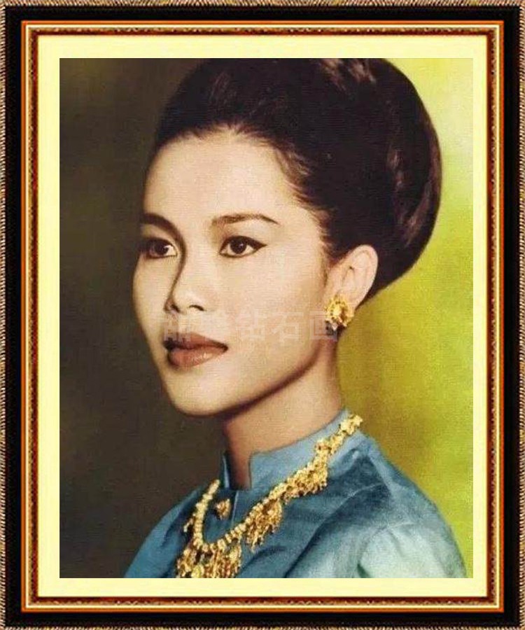 东南亚风格diy方钻满钻钻石画泰国美女诗丽吉王后贴钻镶钻十字绣