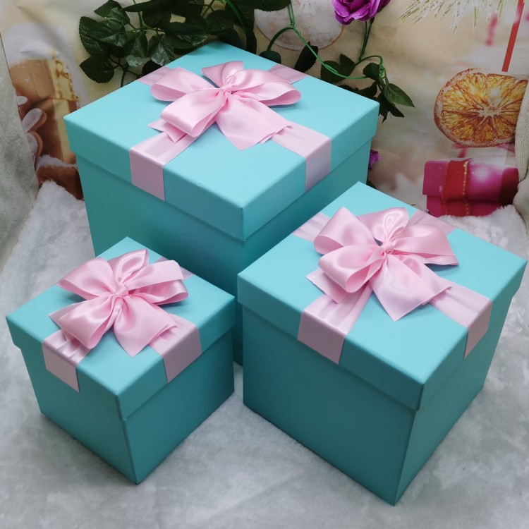 蒂芙尼蓝色圣诞节装饰品商场酒店礼品盒子橱窗堆头场景布置包装盒