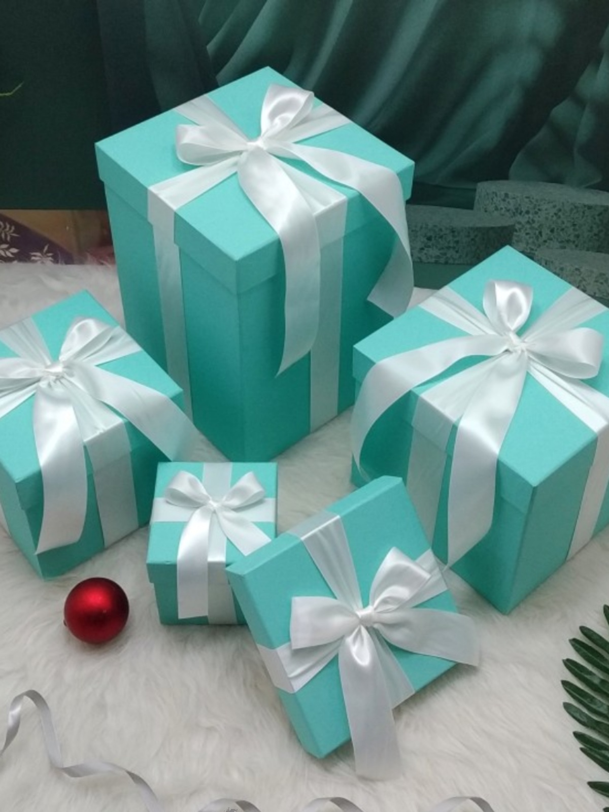 蒂芙尼正方形礼品盒圣诞节橱窗纸盒礼物包装盒定制盒拍照道具堆头