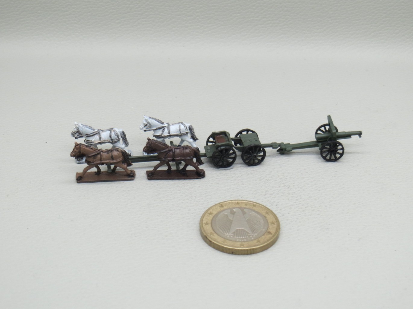 【现货】1/144二战法军 Horse drawn Cannon 75MM FIELD GUN
