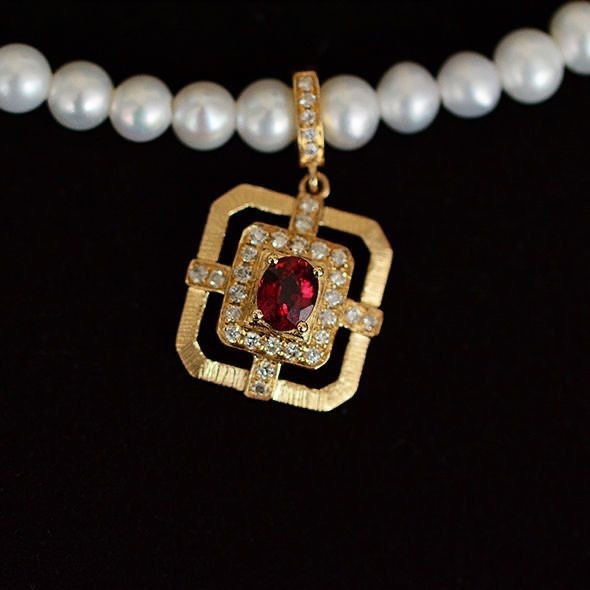 本命年镂空红水晶镶嵌钻石万能扣吊坠珍珠项链复古高贵典雅礼物
