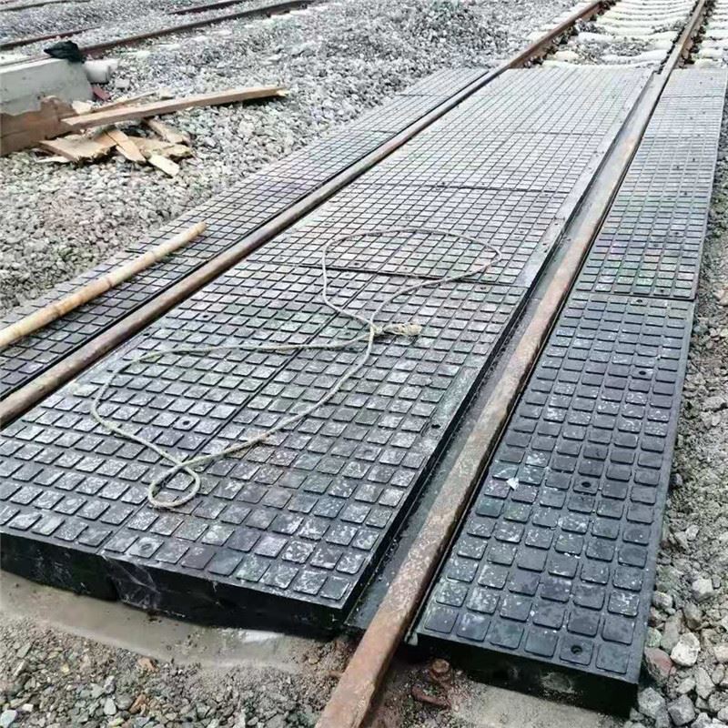 铁路橡胶道口板 铁路公路平交道口铺面板 P43p50p63橡胶道口板