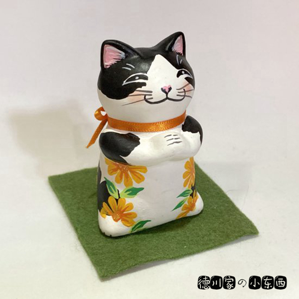 日本代购 匠人手工 祈福小猫咪 黑猫黄花 可爱 民俗工艺 黏土摆件