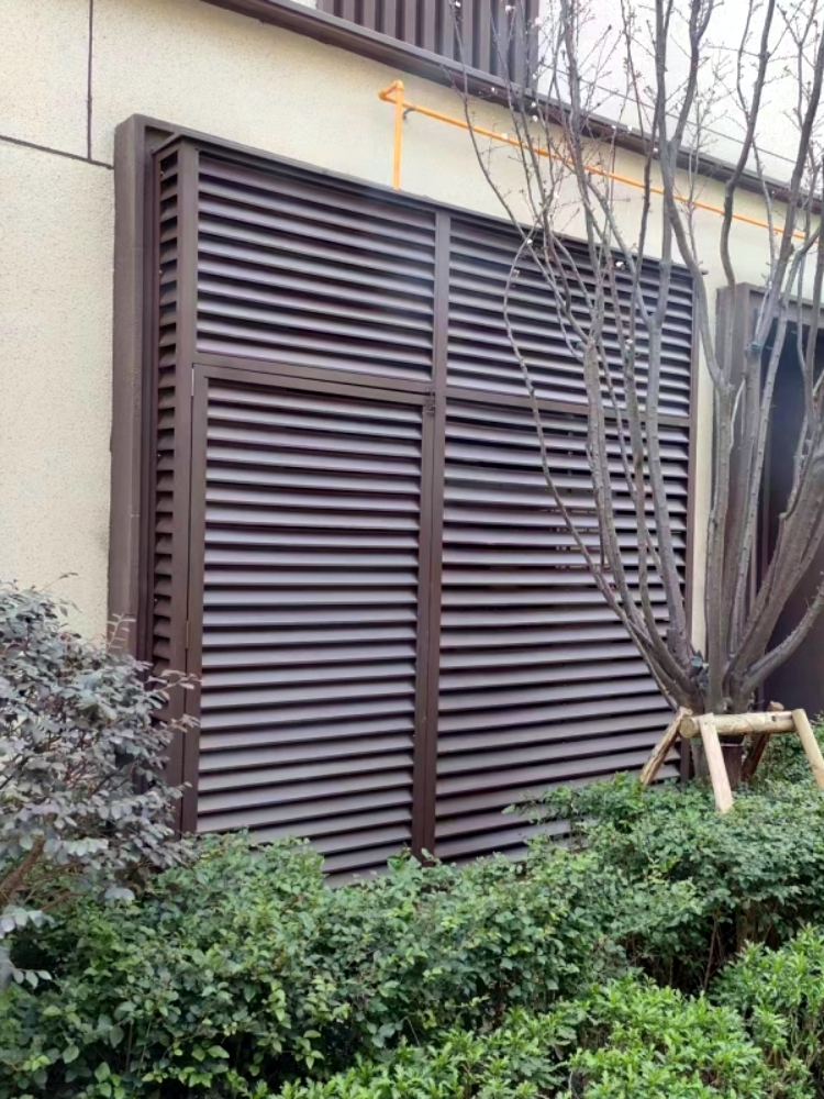 家用定做尺寸护栏成都工厂直销防雨格栅铝百叶窗不锈钢空调外机罩