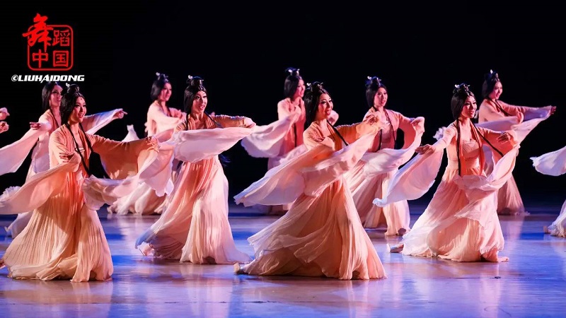 北京舞蹈学院古典舞洛水佼人女子古典群舞服饰汉唐古典舞高端定制
