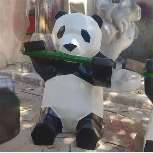 2023玻璃钢几何切面熊猫雕塑户外创意仿真彩绘爬墙爬树抽象动物摆