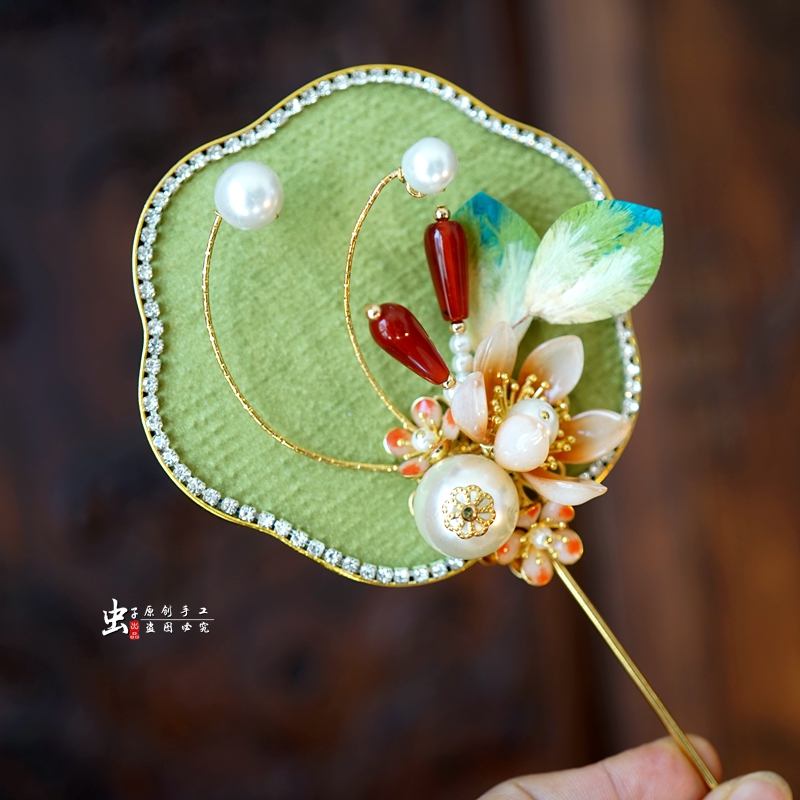 虫子家 化蝶 新娘中式手工小扇子 果绿色清新绒花团扇2353