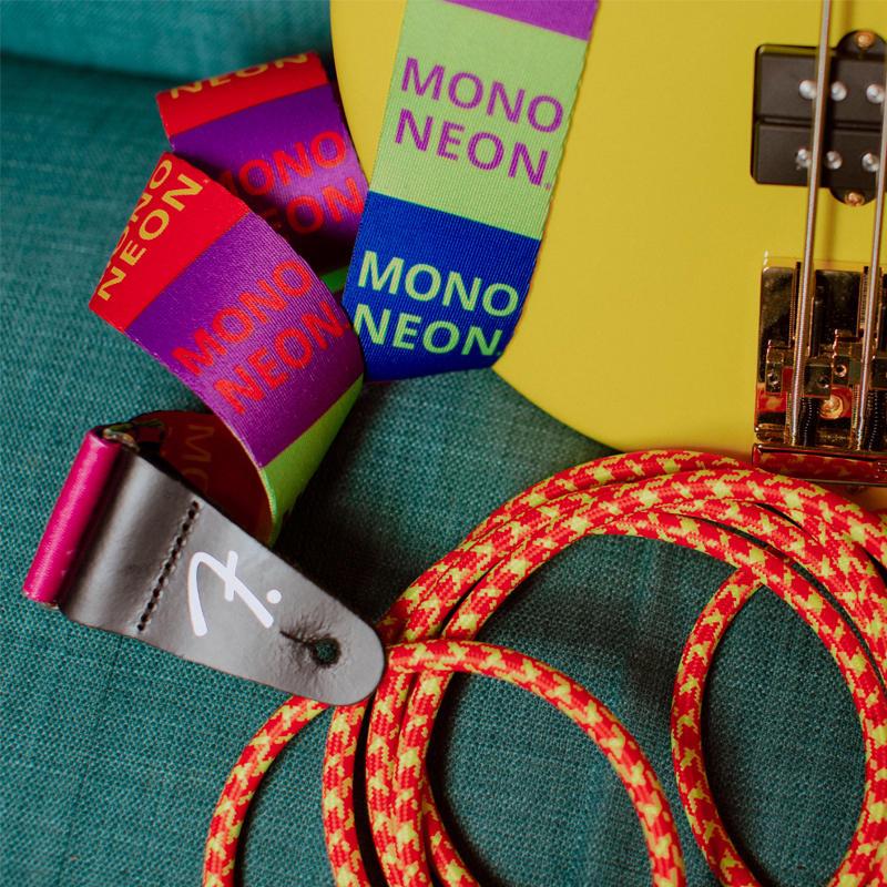 Fender MONONEON  艺术家系列电吉他连接线多彩Logo背带拨片盒