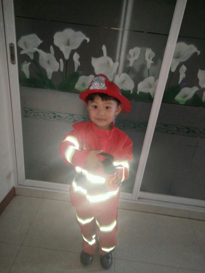 儿童角色扮演小警消防员幼儿园警察服演出服装男城管帽职马反光甲