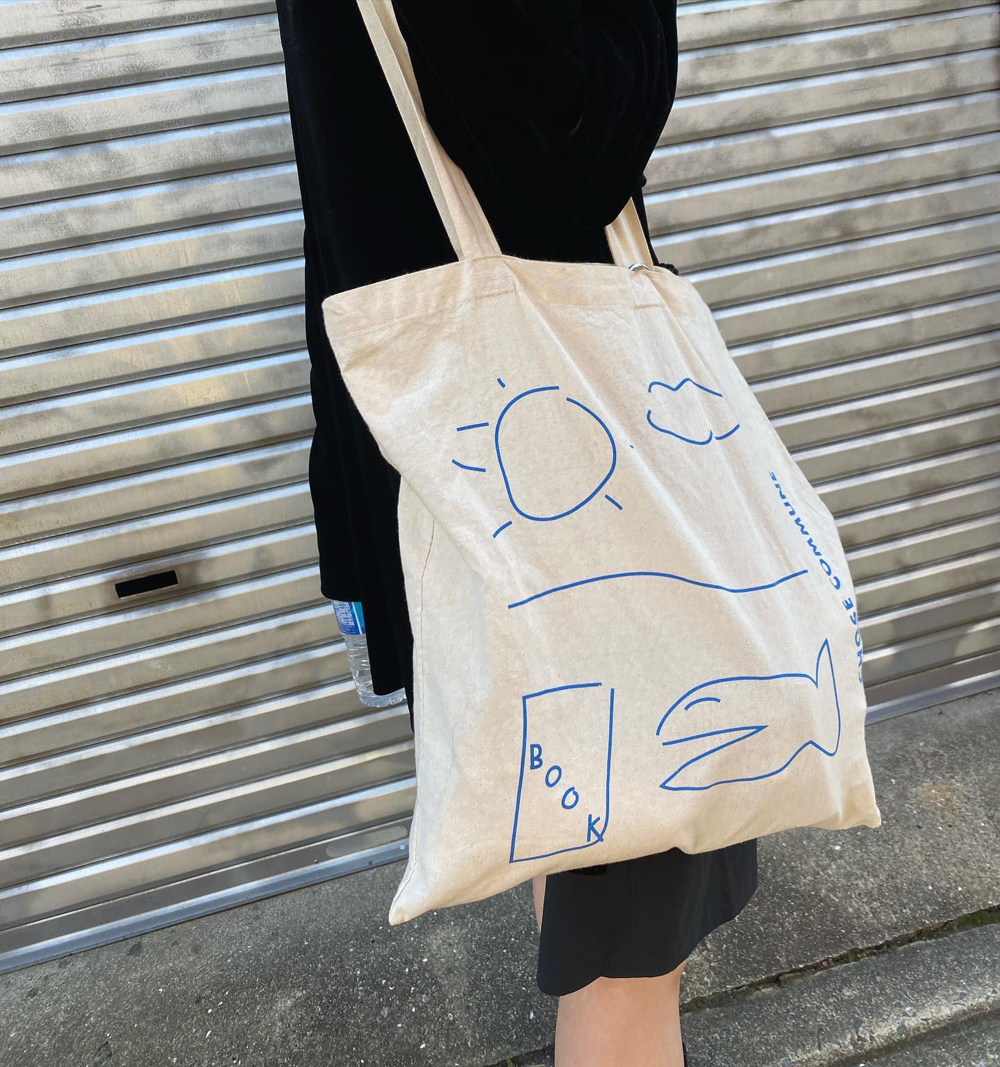 日本平山昌尚艺术家合作蓝色字母帆布棉布袋ins同款小众线条薄款