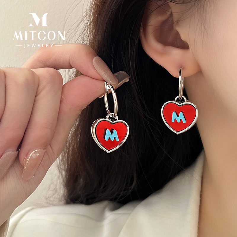 耳环女M字母甜酷风红色爱心耳圈小众设计高级感精致小巧耳钉耳坠