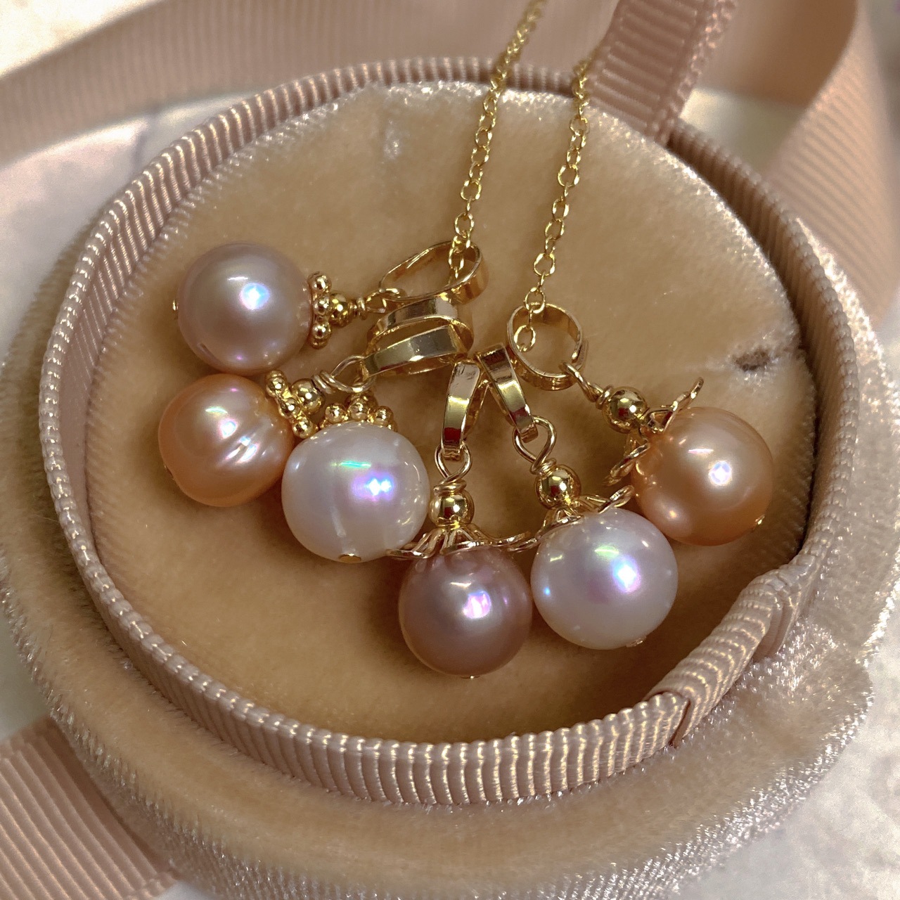 天然珍珠吊坠项链单颗锁骨链女2021新款粉紫生长螺纹异型