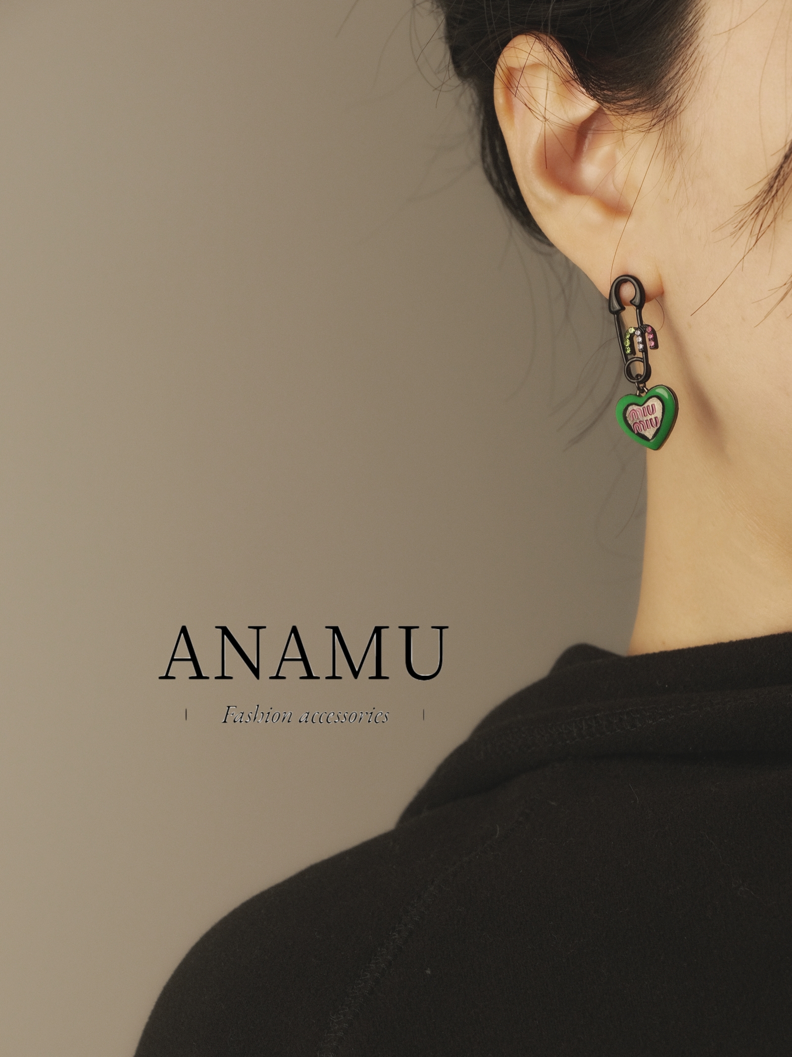 ANAMU镶钻爱心M字母滴釉回形针耳环时尚小众创意设计耳钉个性甜酷