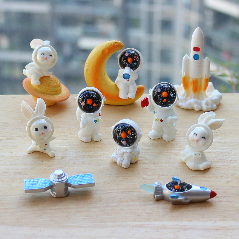 卡通太空宇航员火箭飞船小兔子微景观树脂创意摆件蛋糕公仔装饰品