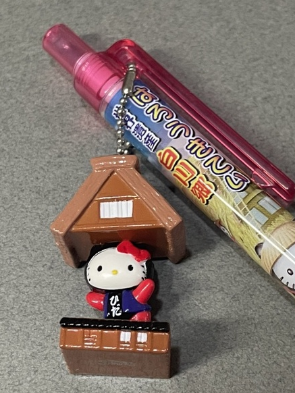 Sanrio Hello Kitty合掌屋+飞驒造型原子笔二款选择