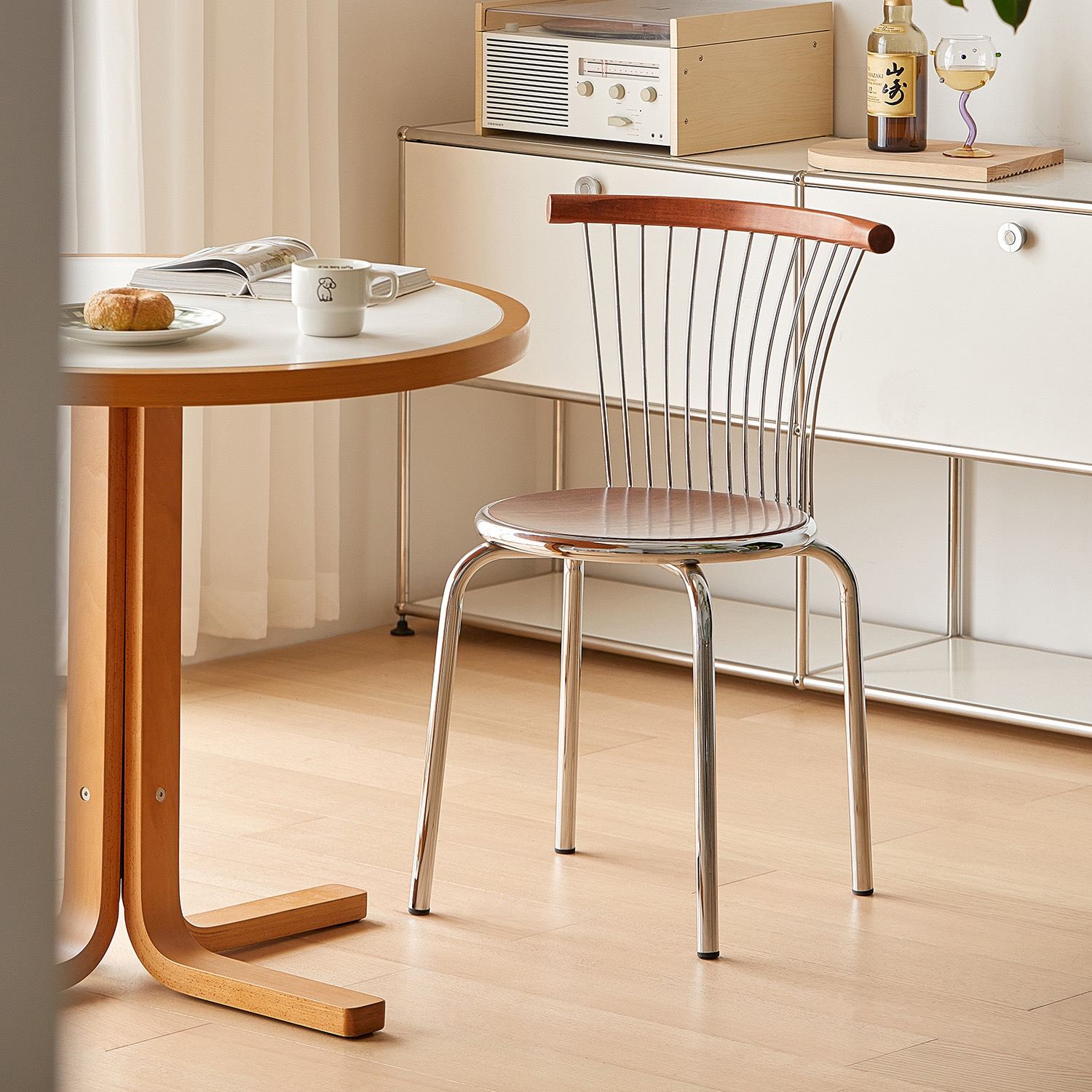 北欧餐椅简约现代金属线条靠背椅中古椅设计师包豪斯咖啡椅子休闲