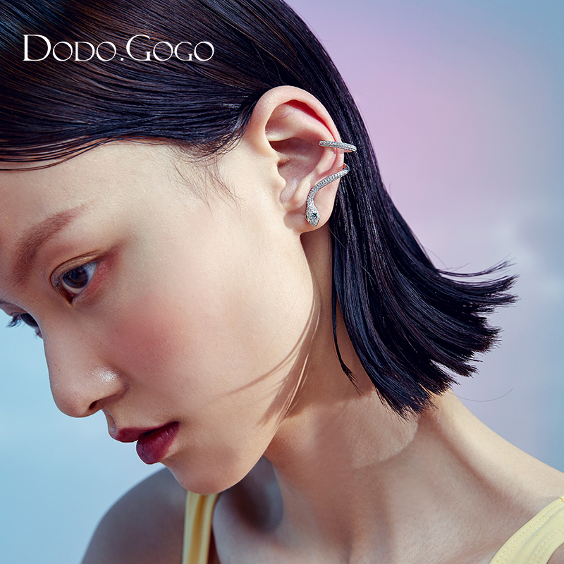 dodogogo小白蛇耳环高级感设计小众耳骨夹2024新款个性轻奢耳饰