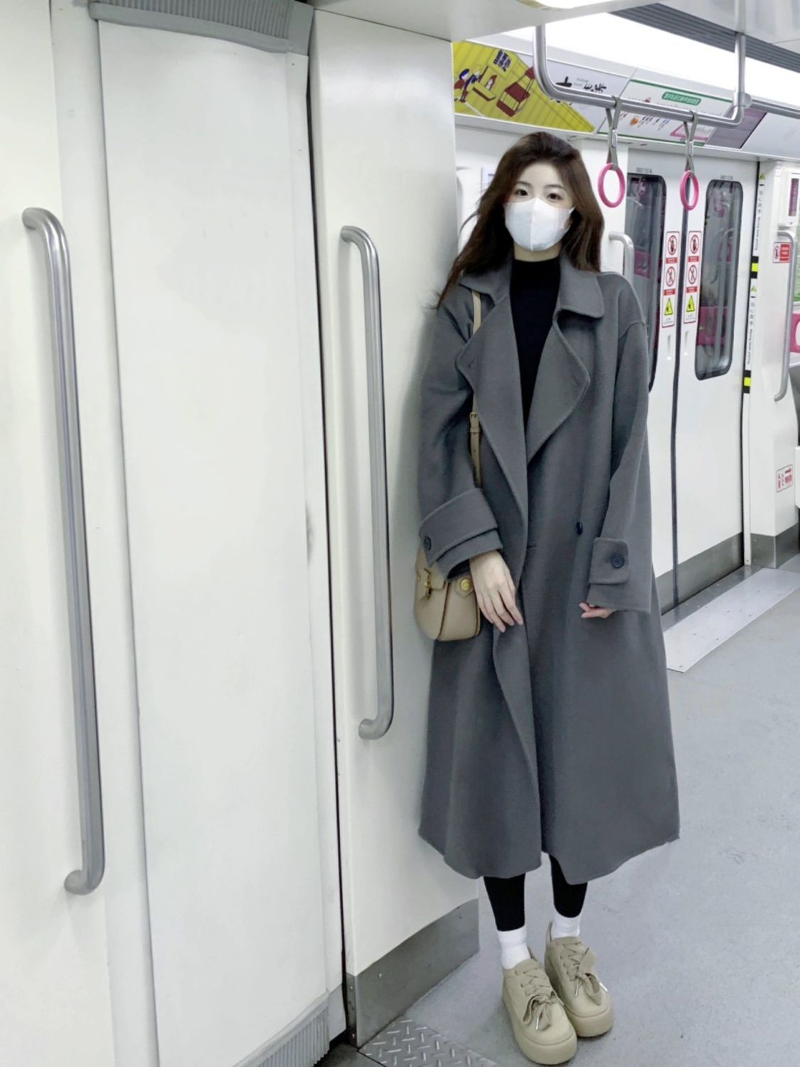 高级感灰色呢子大衣女秋冬装新款韩系赫本风宽松大码长款毛呢外套