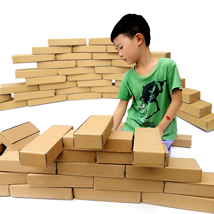 区角砖头纸板积木城堡围墙纸盒手工DIY环创材料包房子长城基石