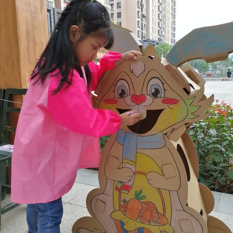 纸箱手工玩具动物穿戴表演服装大灰狼小兔自制纸板衣服儿童幼儿园