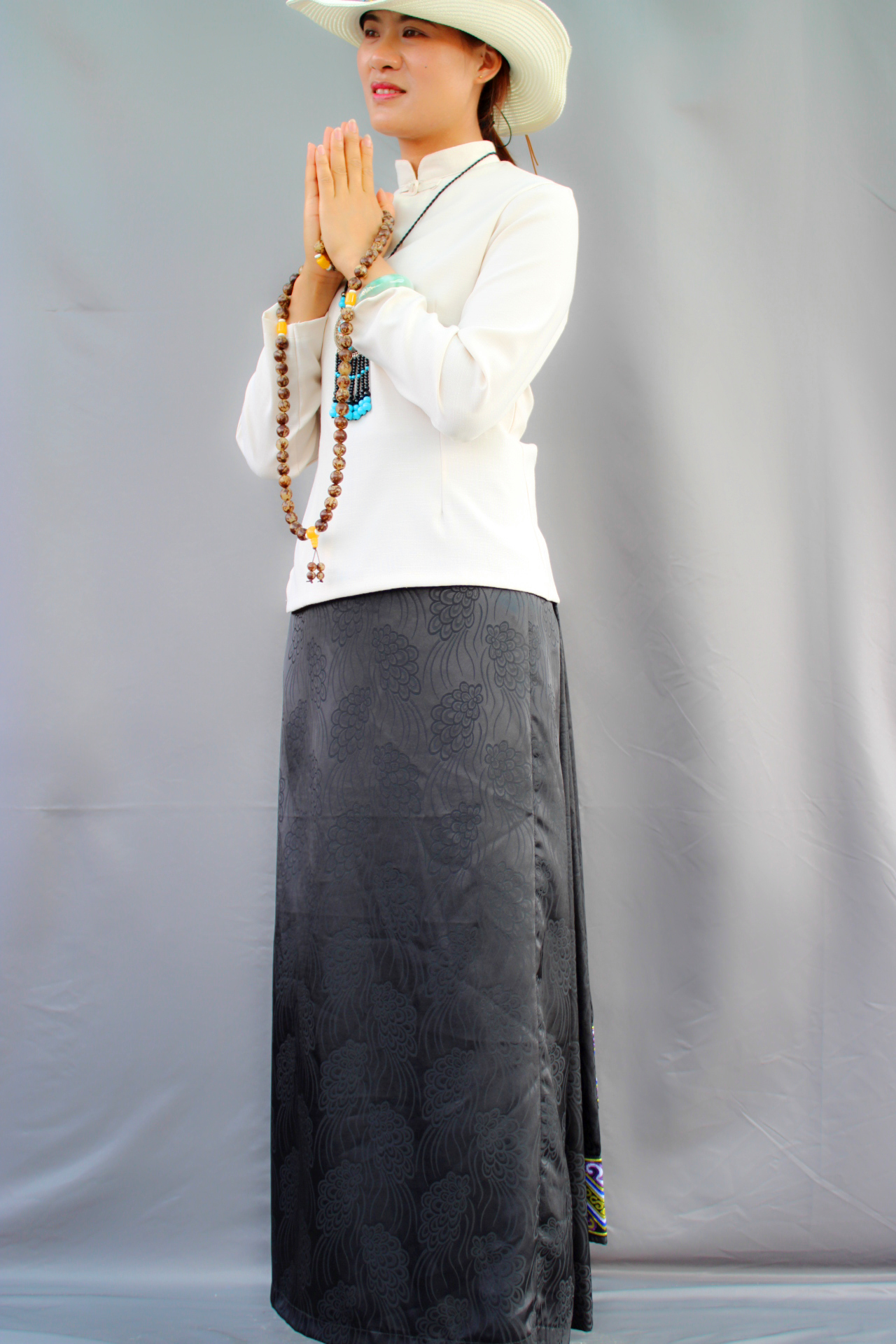 藏族服饰女2022新款锅庄舞蹈演出服生活装衬衣加裹裙提花女套装