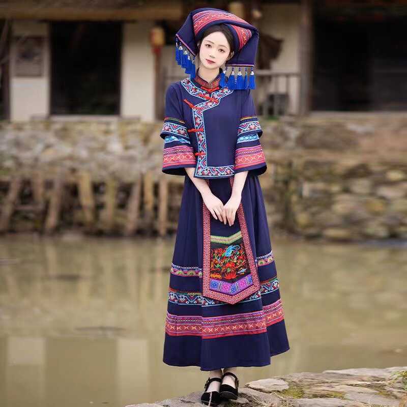 广西壮族成人女少数民族服装云南苗寨苗族传统刺绣舞蹈演出表演服